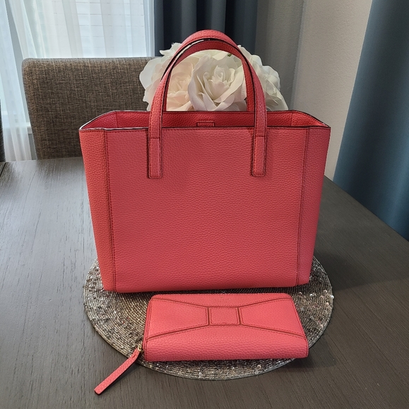 Kate Spade Tote and Wallet Set - Like New - Picture 8 of 16